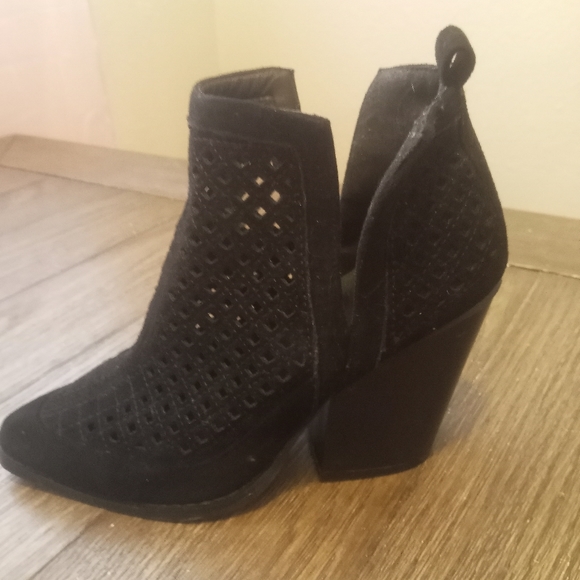 Charming Charlie Black Block Heel Booties size 7 - Picture 7 of 10